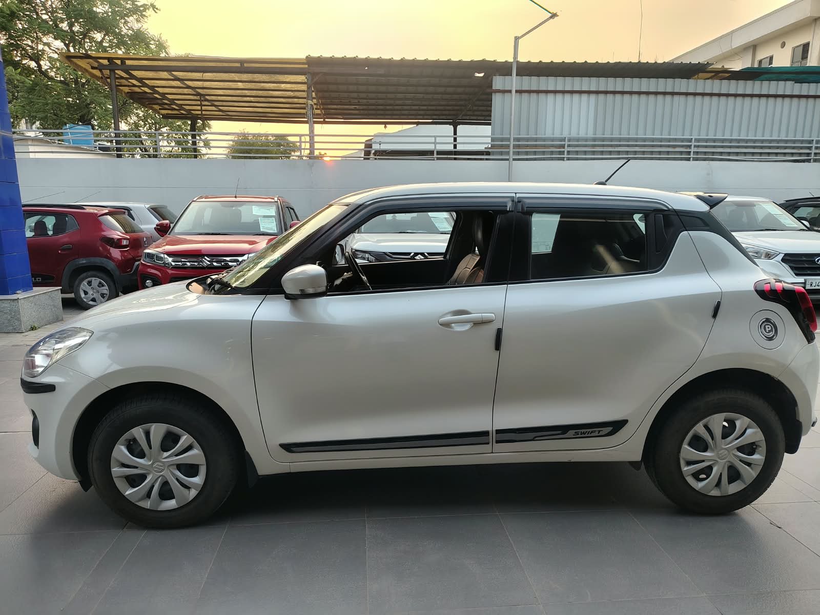 Maruti Suzuki Swift VXI