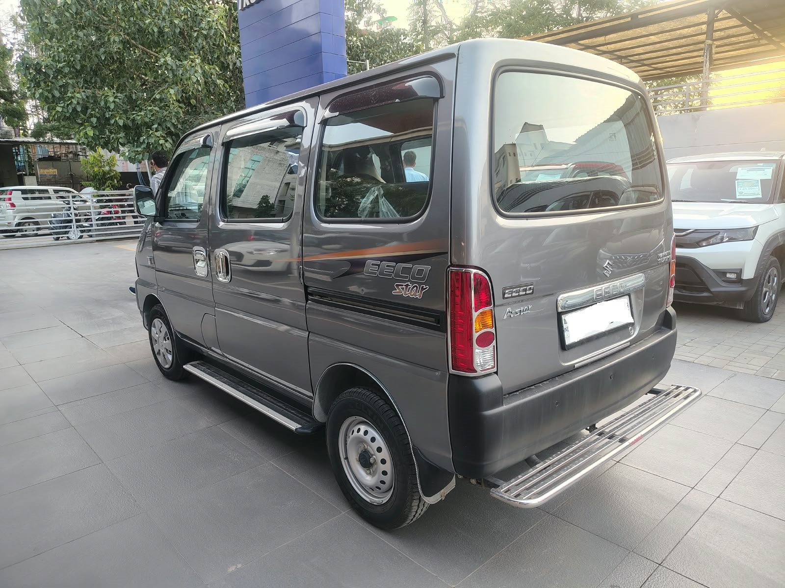 Maruti Suzuki EEco 5 STR AC