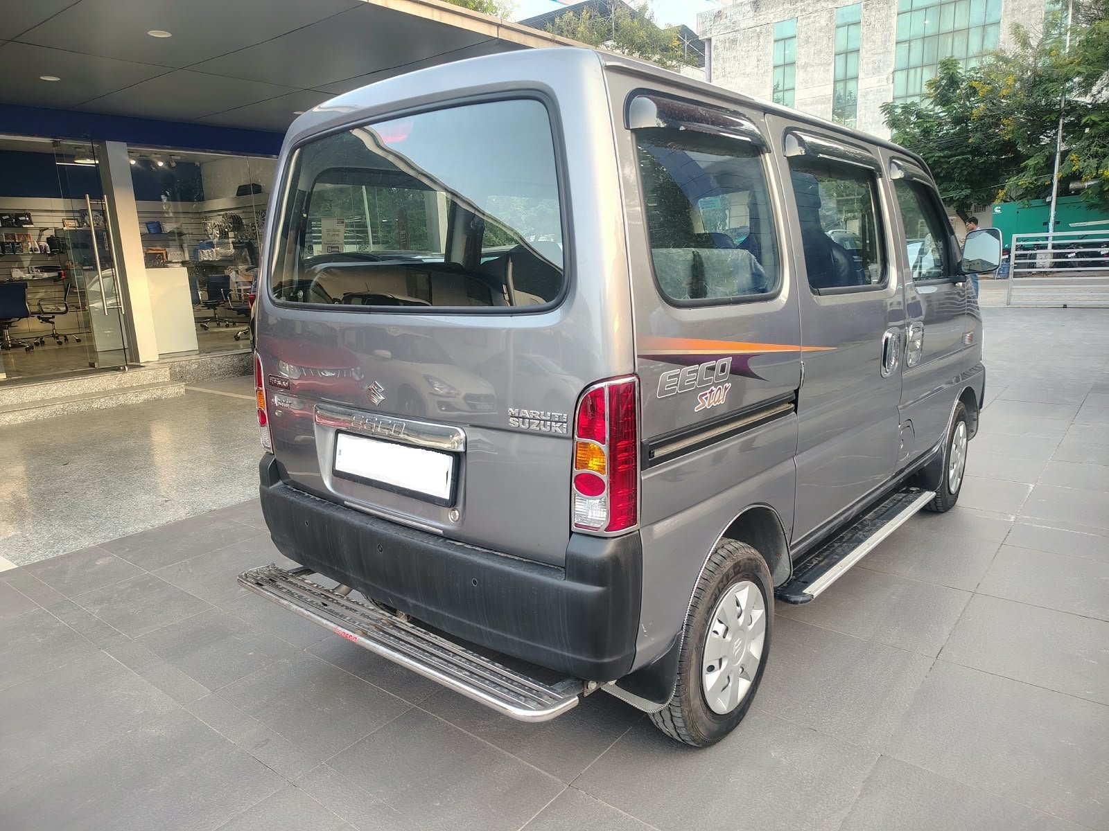 Maruti Suzuki EEco 5 STR AC