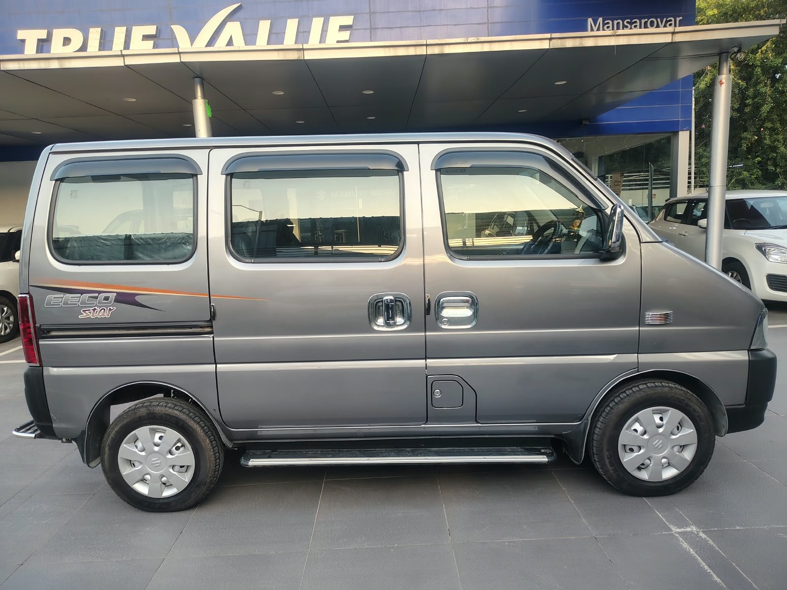 Maruti Suzuki EEco 5 STR AC