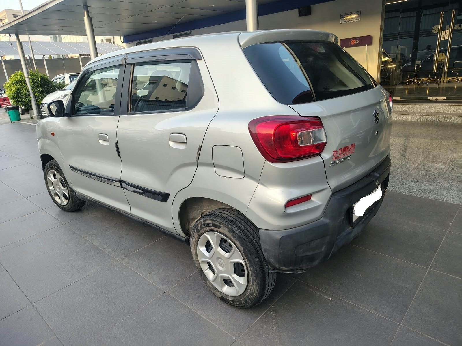 Maruti Suzuki S presso VXI+